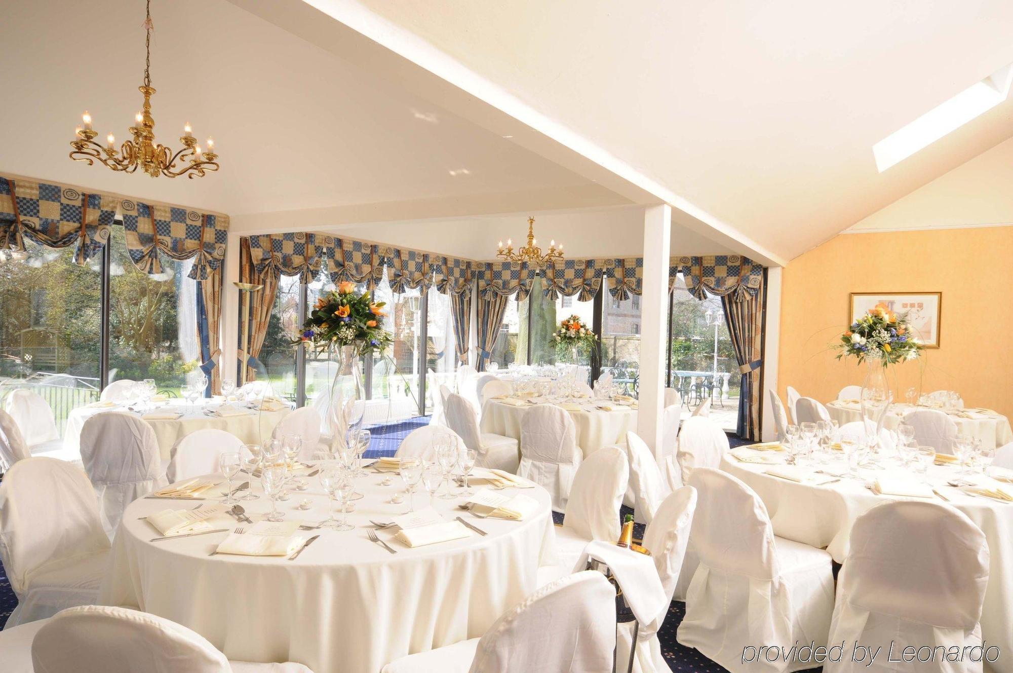 The Riverside House Hotel Mildenhall Restaurant foto